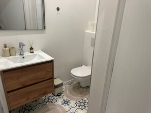 Basic Apartment - Central Ghent Stylish 1BR&1LR Apt WIFI (Gent)