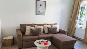 เบสิกอพาร์ทเมนท์ | ห้องนั่งเล่น