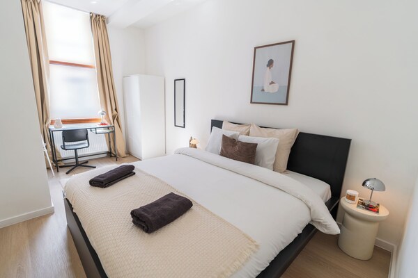 Central Ghent Stylish 1br&1lr Apt Wifi - Gent