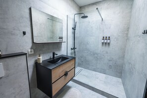 Shared bathroom - Comfortable Stay for 2 Easy City Access (Ghent)