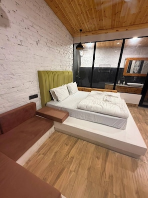 Suite | Desk, laptop workspace, bed sheets - Art Sattal (Bhimtal)