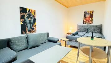 Basic Room | Living area