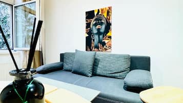 Basic Room | Living area