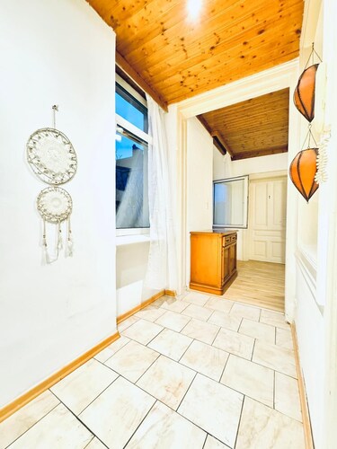 Spacious Private Room Near FAC Platz