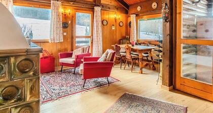 Cosy apartment for 7 guests with WIFI, TV, patio and pets allowed