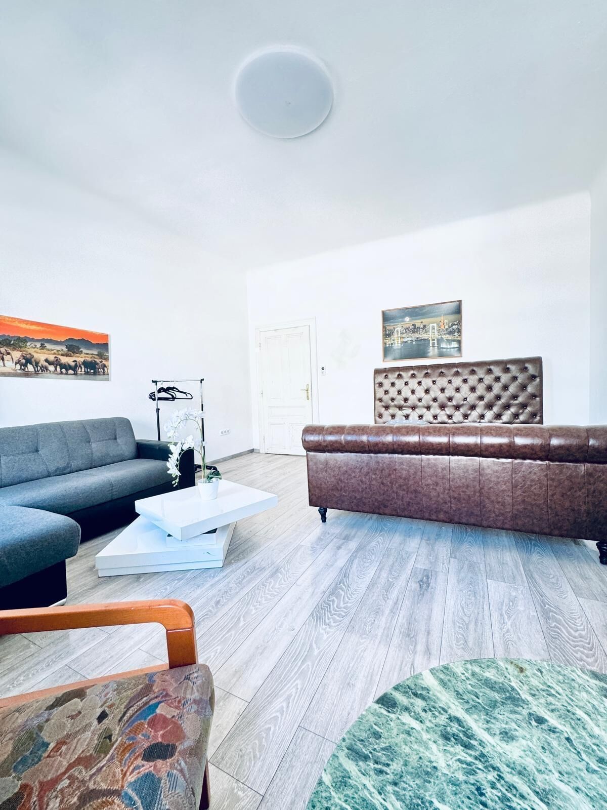 Basic Apartment | Living area