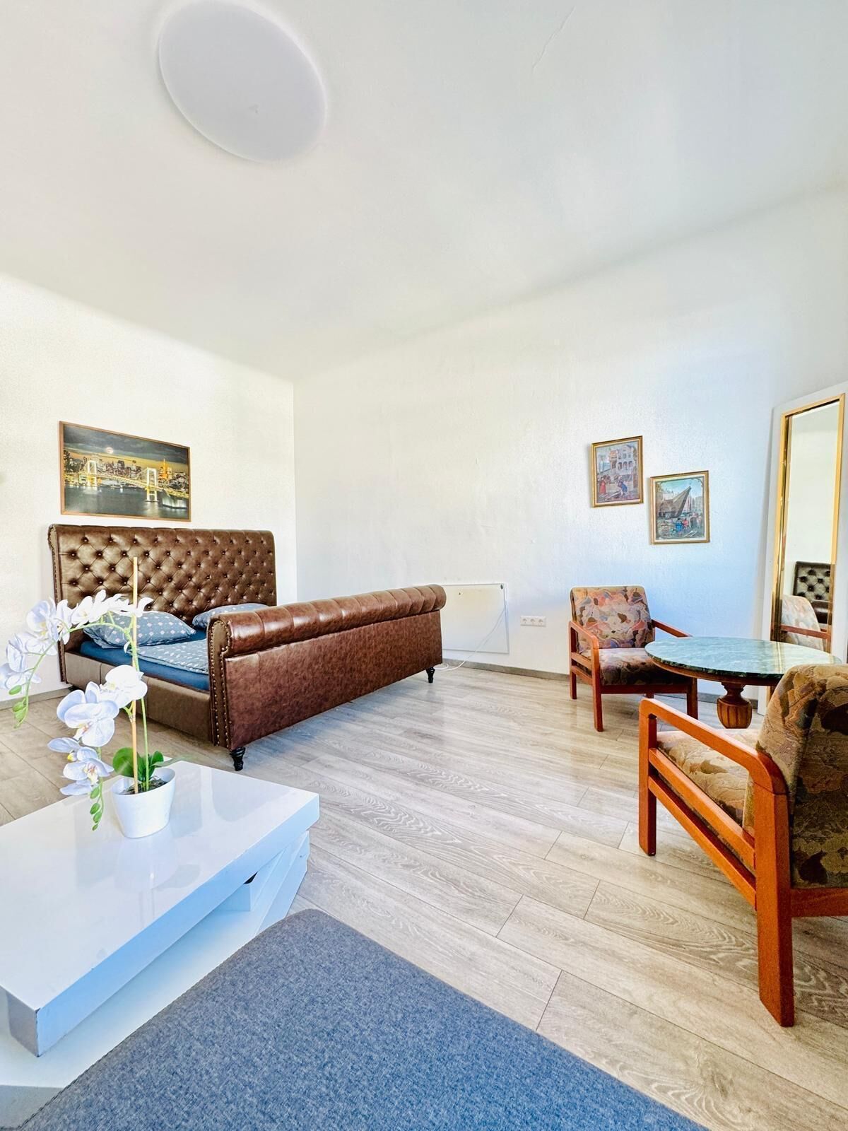 Basic Apartment | Living area