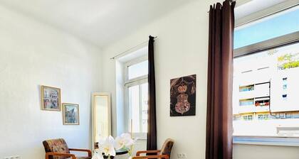Cozy Studio Apartment Near FAC Platz