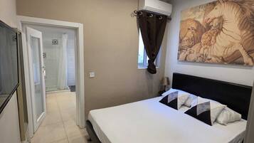 1 bedroom, iron/ironing board, free WiFi, bed sheets