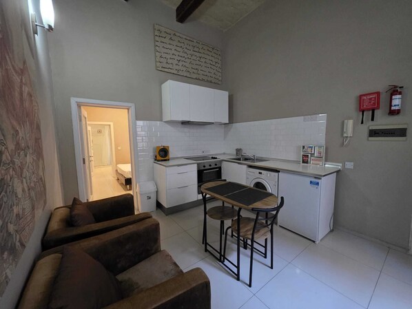 Unclassified image, 1 of 23, button