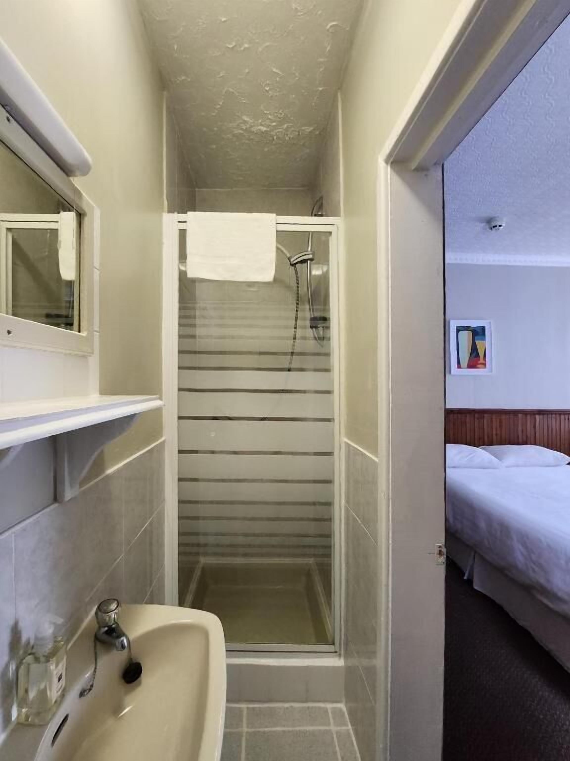 Family Room | Bathroom