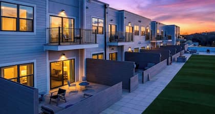 Hillsboro Village Studio + Balcony | Near Vanderbilt, Belmont, Music Row