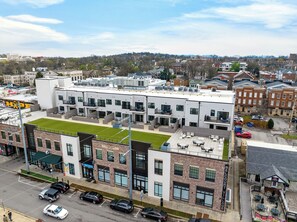 Exterior - ADA Near Vanderbilt + Music Row + Downtown Nashville | Hillsboro Village (Nashville)