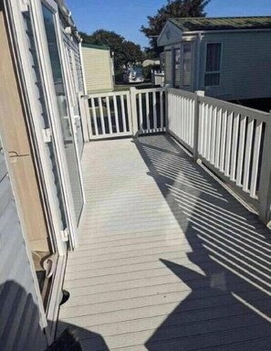 Property grounds - Lyons Winkups and Primrose - Holiday Accommodation 17254 (Abergele)