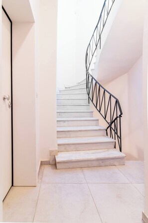 Interior - Lighthouse Plaster - Chic Apartment (Athina)