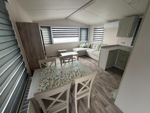 Chalet | Dining - Mobile Home With Garden and Terrace (Blankenberge)