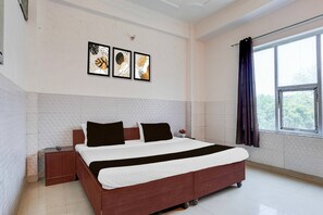 Room - Deluxe Super Hotel O Shilpgram (Agra)