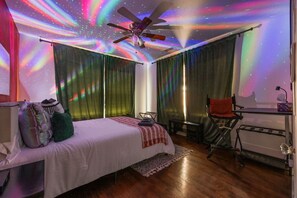 Desk, WiFi - Nebula Ranch · Fire Pit · King Bed · Mural Yard · Houston Heights (Houston)
