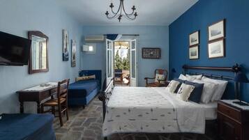 Deluxe Triple Room, Balcony, City View
