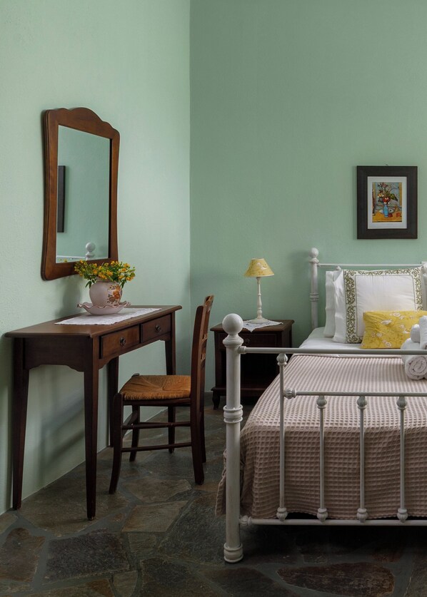 Chambre Double, balcon, vue jardin
