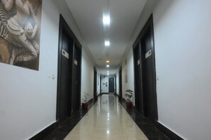 المنشأة من الداخل