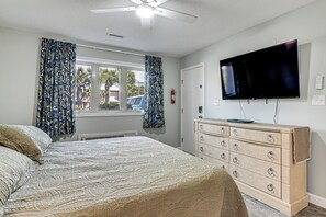 Room - Water-View Patio! Condo 2 Mi to Surfside Beach (Myrtle Beach)