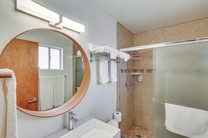 Hair dryer, towels - Pool & Patio! Mod Desert Digs Near Lake Havasu (Lake Havasu City)