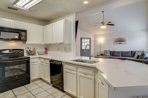 Private kitchen - DFW Extended Stay! Convenient Family Home w/ Yard (Coppell)