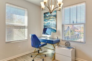 Interior - 3 Mi to Uptown Charlotte! Apt in Historic District (Charlotte)
