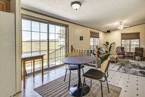 Interior - History & Nature Hub! Family Gem in Fayetteville (Fayetteville)