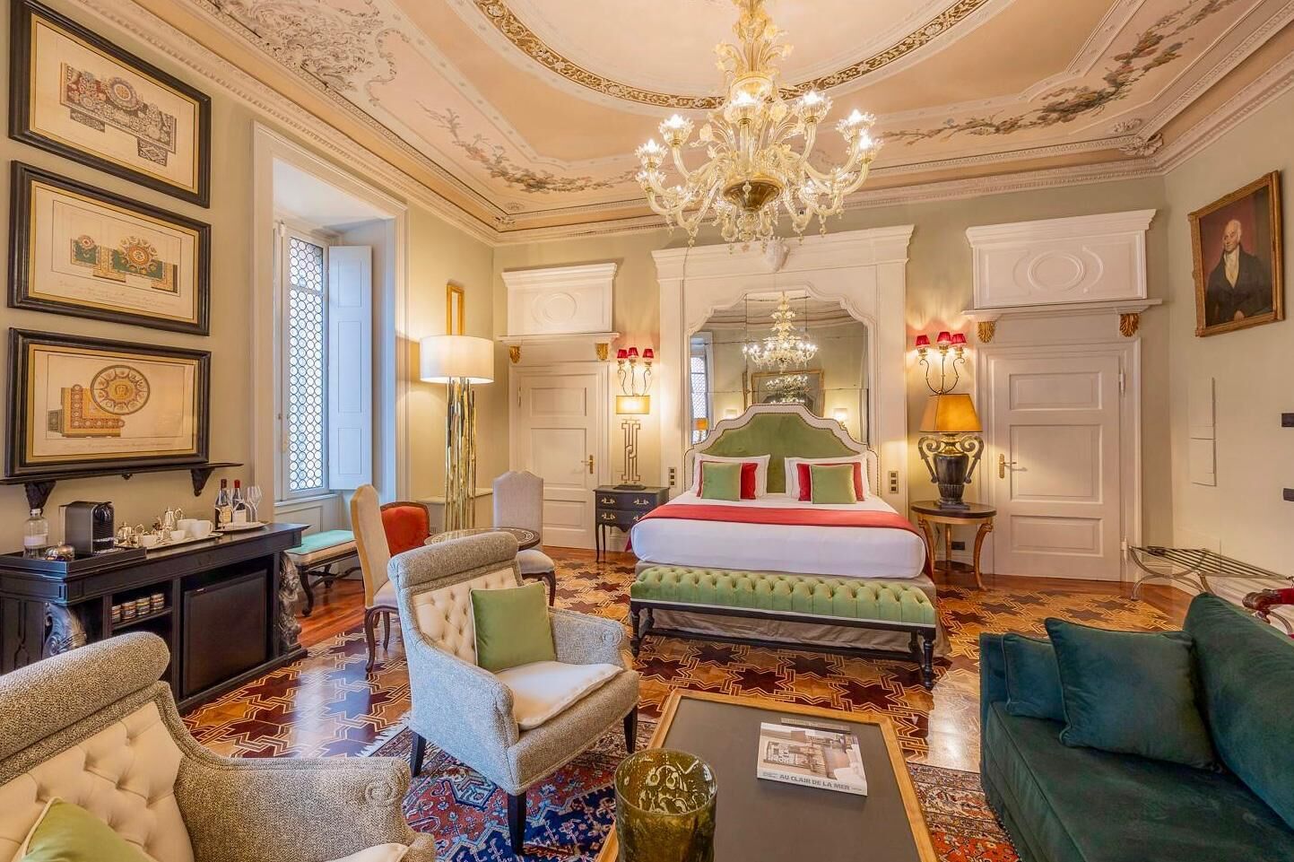 Suite « Premier », 1 très grand lit, balcon | Coin séjour
