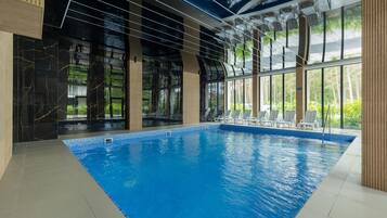 Apartment | Pool | Indoor pool, outdoor pool