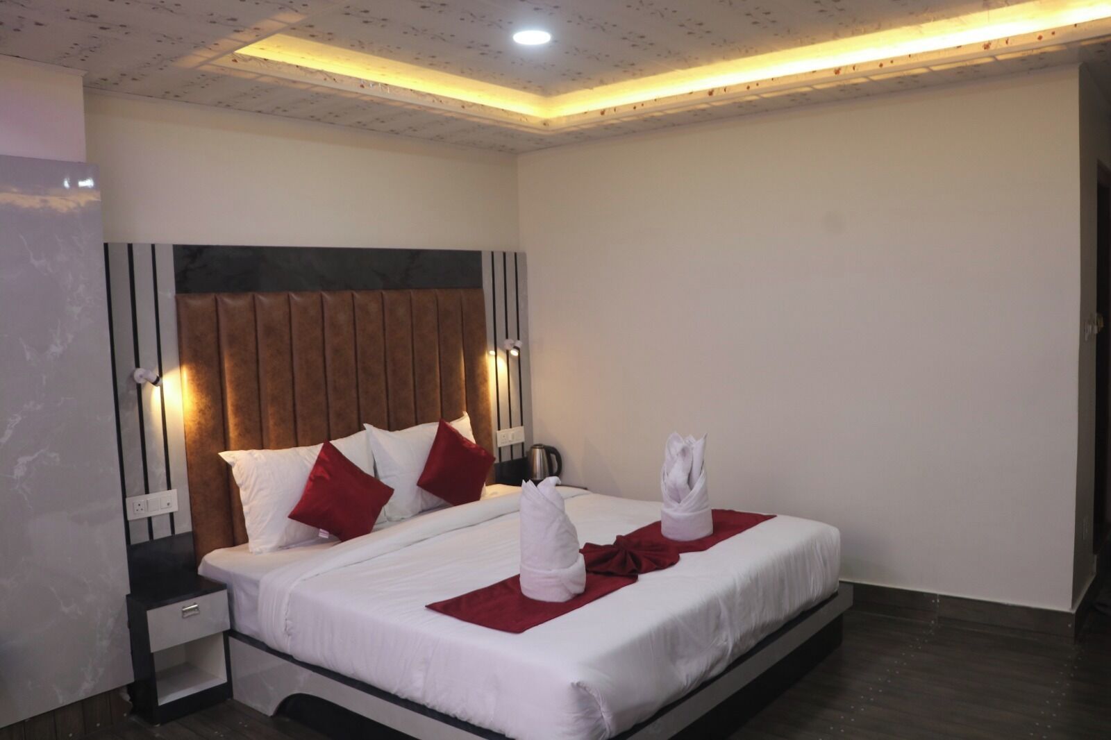 Premium Room | Premium bedding, free WiFi, bed sheets, wheelchair access