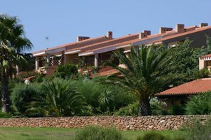 Apartment | Exterior - Residence Porto Coda Cavallo auf Sardinien (San Teodoro)