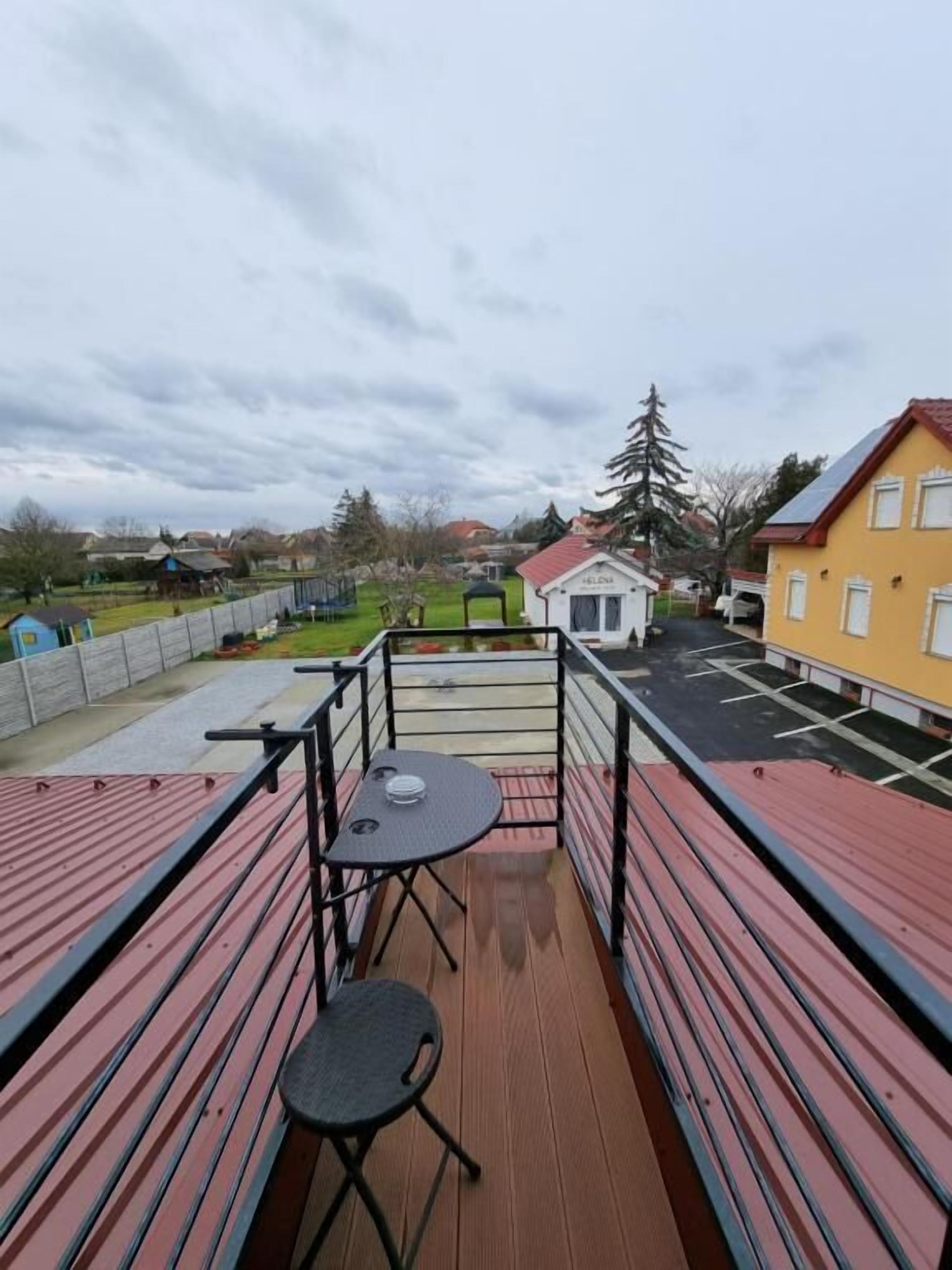 Doppel- oder Zweibettzimmer | Speisen im Freien