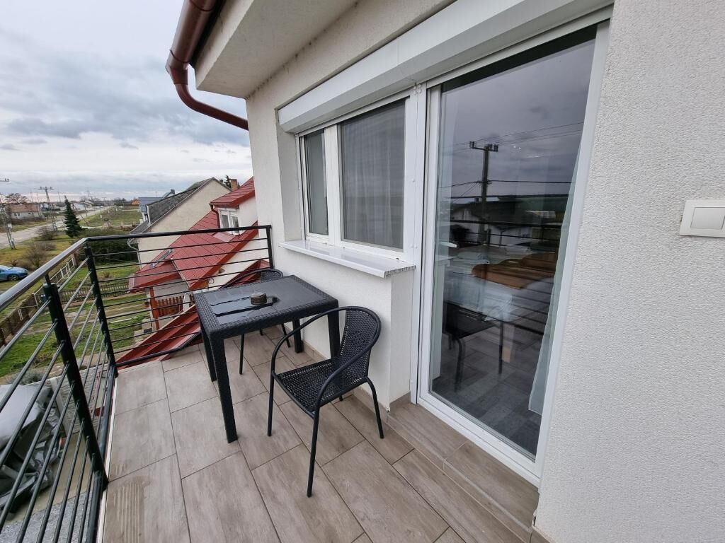 Family Room | Outdoor dining