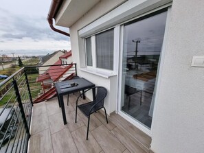 Family Room | Outdoor dining - Heléna Hotel & SPA (Levél)