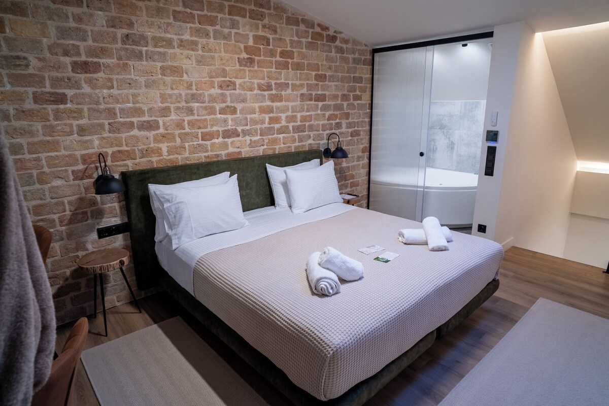 Grand Cellar Suite | Pillowtop beds, minibar (some free items), in-room safe