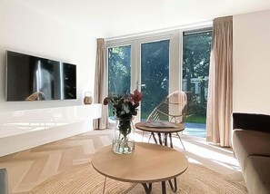 Living room - Modern Coastal Retreat With Garden (Sint Maarten)