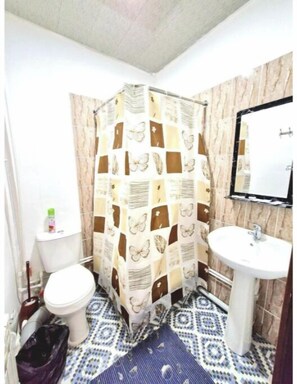 Bathroom - Hotel Mir (Bukhara)