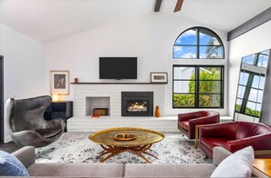 Living area - Greenbank Horizon Home | Water Views (Greenbank)