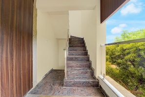 House | Reception