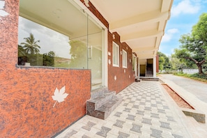 House | Reception