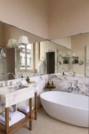 Hair dryer - Apartment in Florence with 5 bedrooms sleeps 10 (Florence)