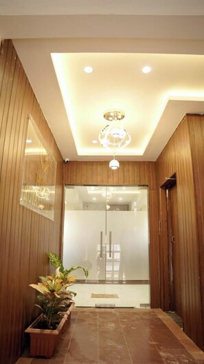 Deluxe Room | Interior - Hotel Royal Galaxy (Mumbai)