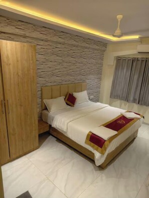 Room - Hotel Royal Galaxy (Mumbai)