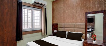 Collection O Deendyal Bus Terminal