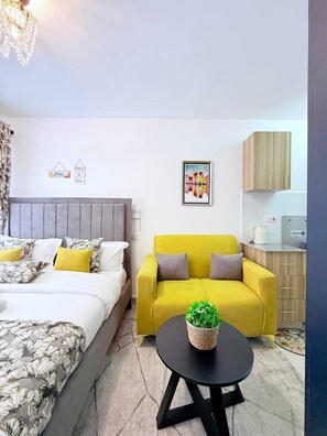 Living area - Upscale Studio in Ngara with Stunning City Views (Nairobi)