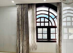 Estudi familiar, vistes a la ciutat | Interior