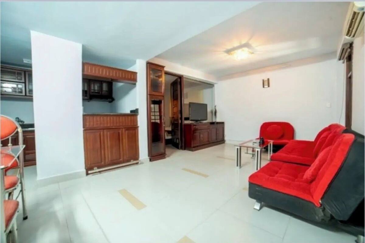 Family Studio, City View | Living area